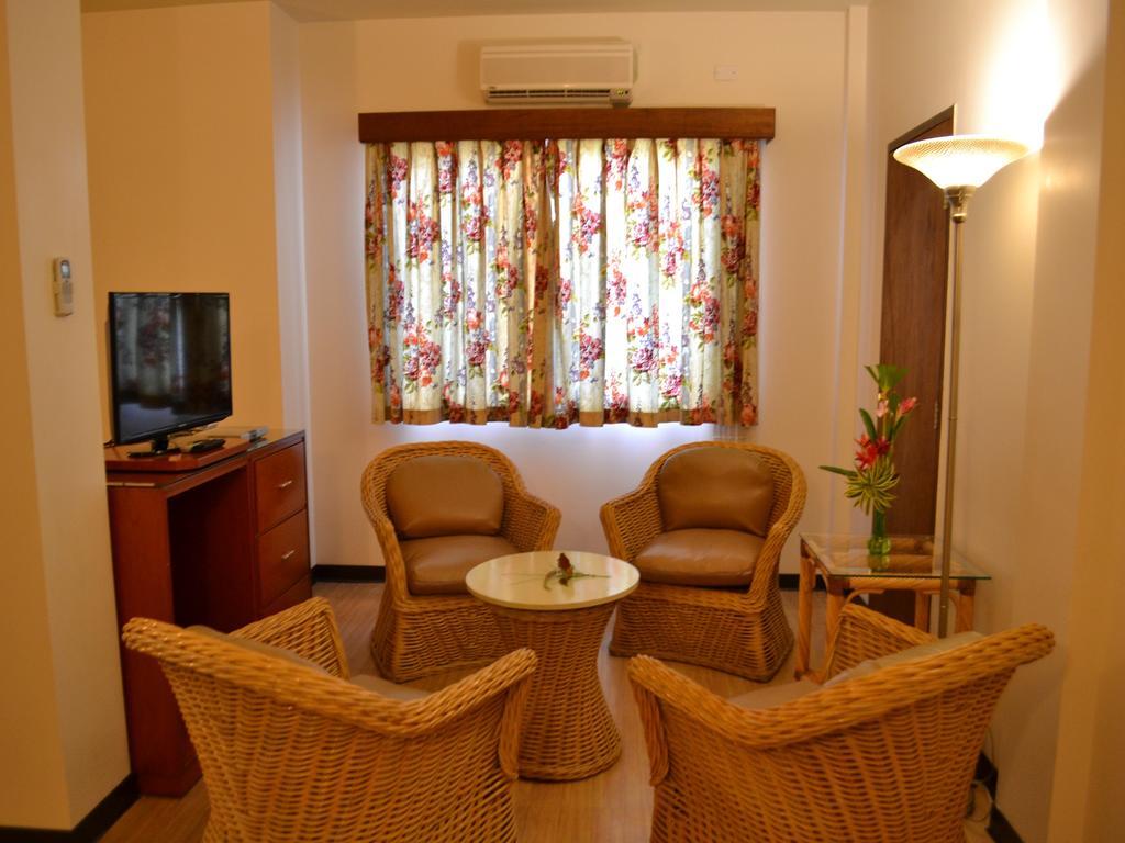 Hotel West Plaza Malakal Koror Exteriér fotografie